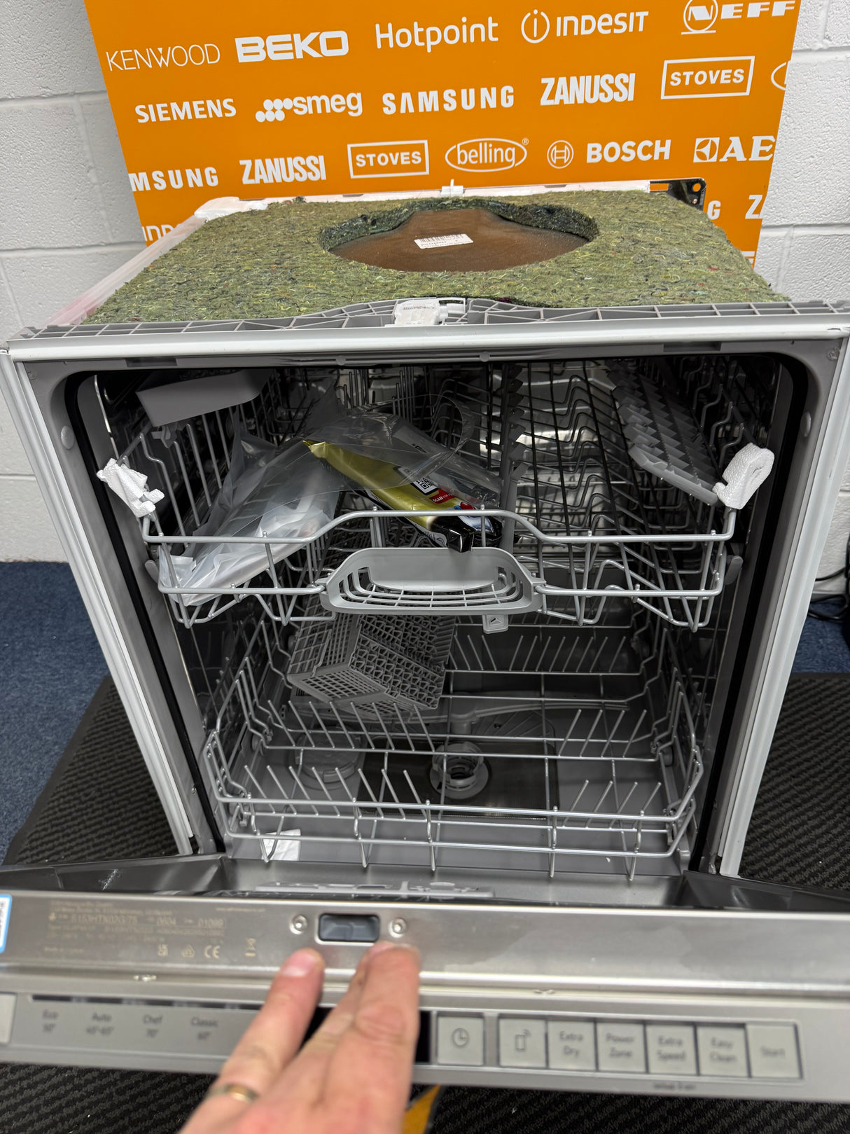 Neff N30 S153HTX02G (66) Wi-Fi Enabled Full Size Integrated Dishwasher - (Blemished) - HW182466