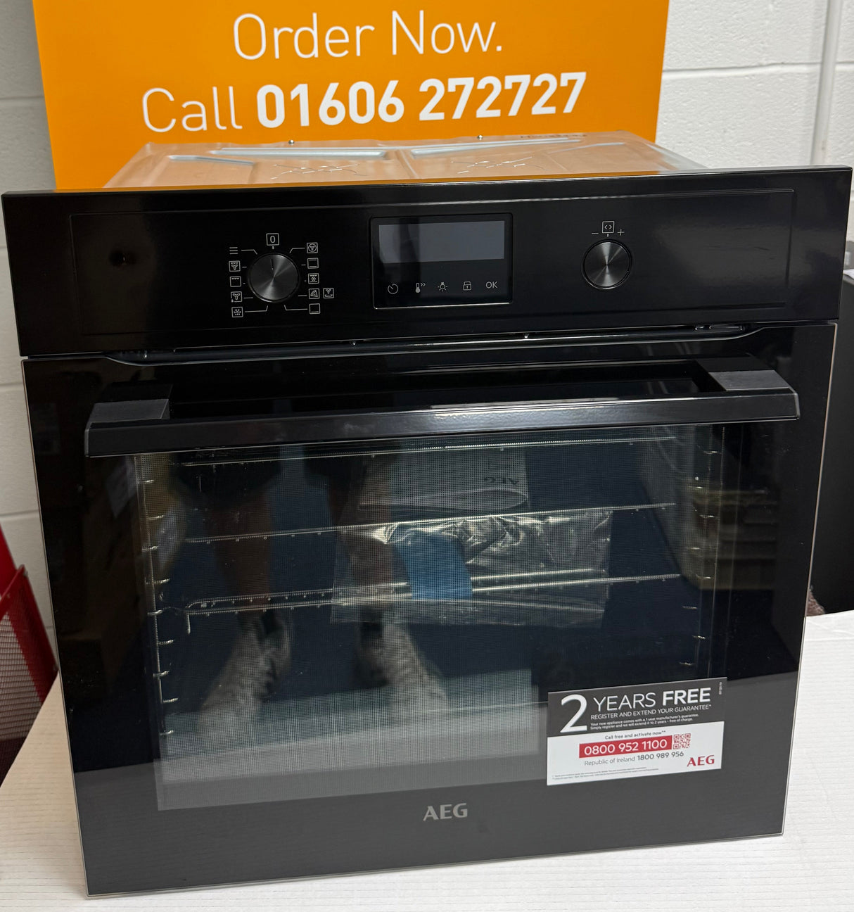 AEG 3000 BEX535A61B (45) Built In Electric Single Oven in Black with AirFry and Aqua Clean Enamel - A+ Rated - (Blemished) - HW182445