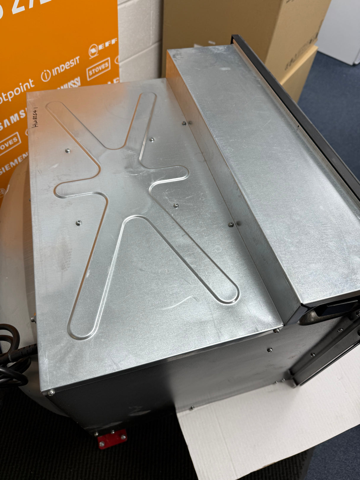 Hotpoint HMW47DHMBUK (41) 900w Built-in Microwave Oven with Grill in Black - (Ex Display) - HW182541