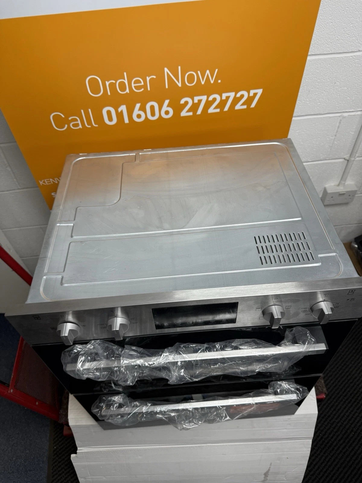 Indesit DUI 10D IX (95) Built-Under Electric Double Oven in Stainless Steel - A/A Rated - (Ex Display) - HW182395