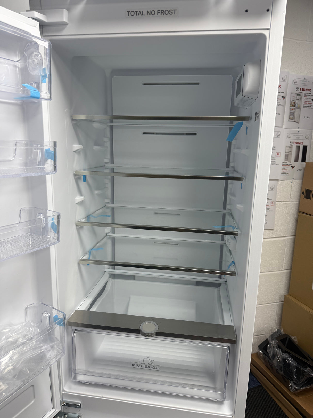 Hotpoint HTC18 T112 UK 70/30 (76) No Frost Integrated Fridge Freezer with Sliding Hinge - E Rated - (Graded Blemished) - HW181976