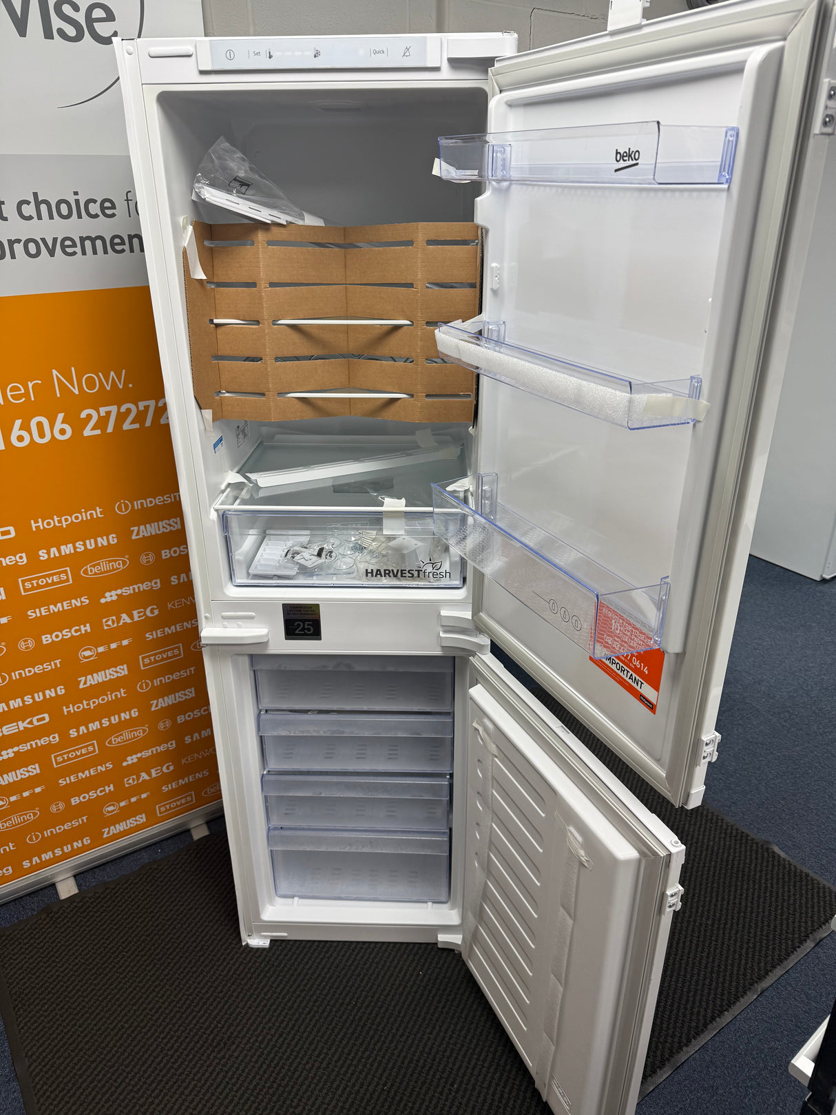 Beko BCFD4V50 (92) 50/50 Frost Free HarvestFresh™ Integrated Fridge Freezer with Sliding Hinge - E Rated - (Ex Display) - HW182592