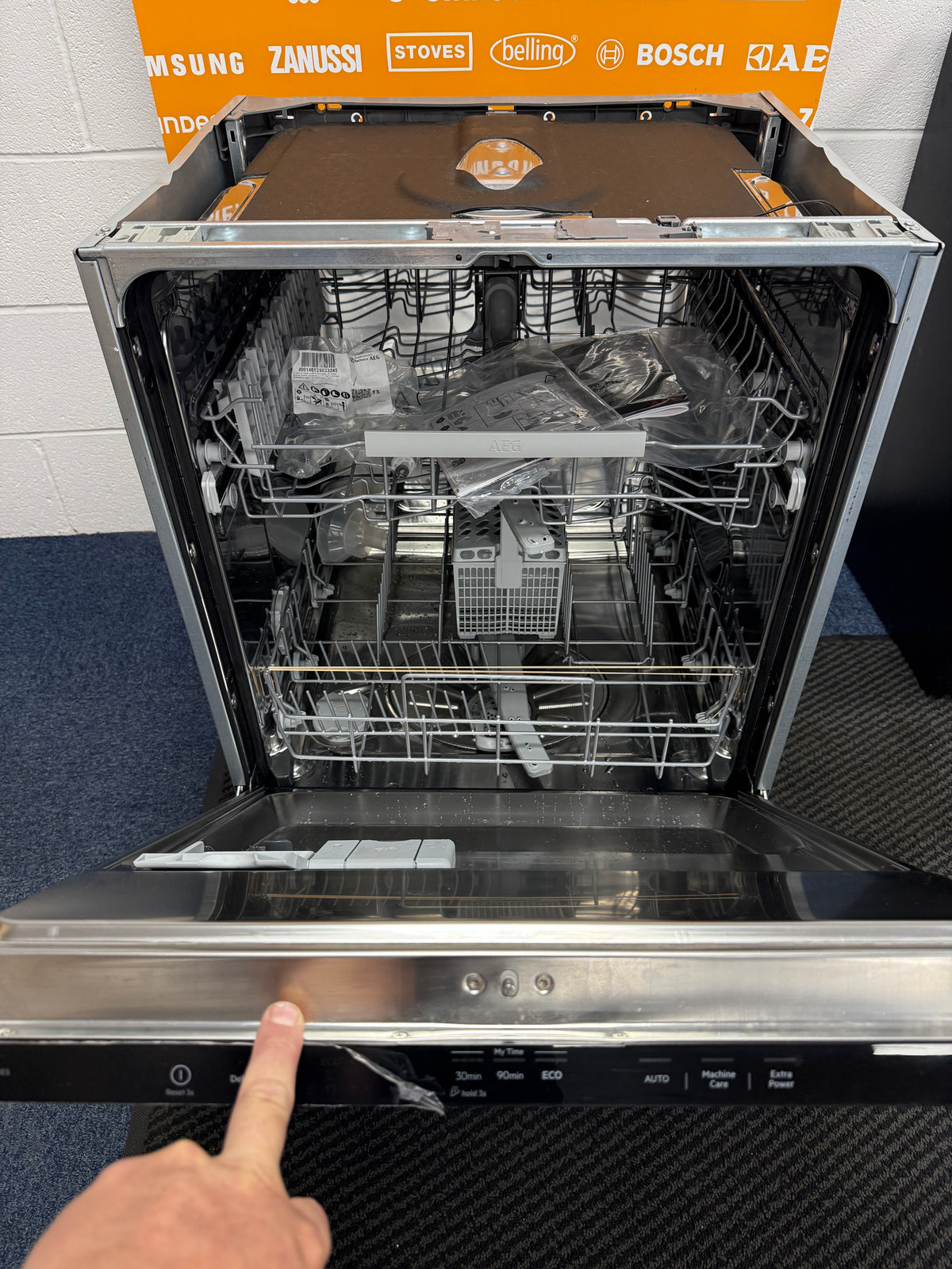 AEG GI5200D1SN (96) 5000 Series AirDry Fully Integrated Dishwasher - D Rated - (Graded )- HW182720