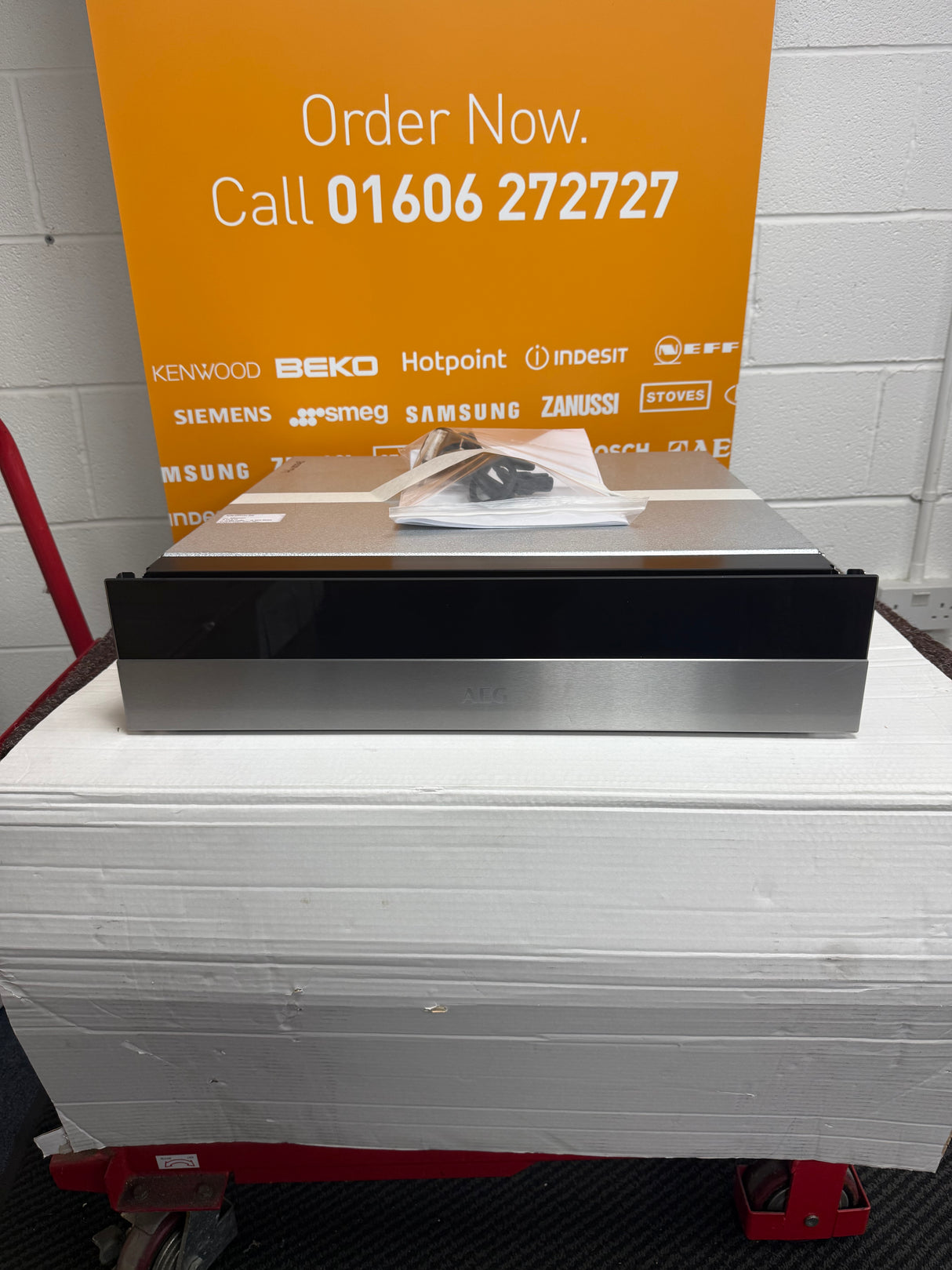 AEG KDK911424M 14cm Warming Drawer in Stainless Steel and Black EX DISPLAY - HW182203