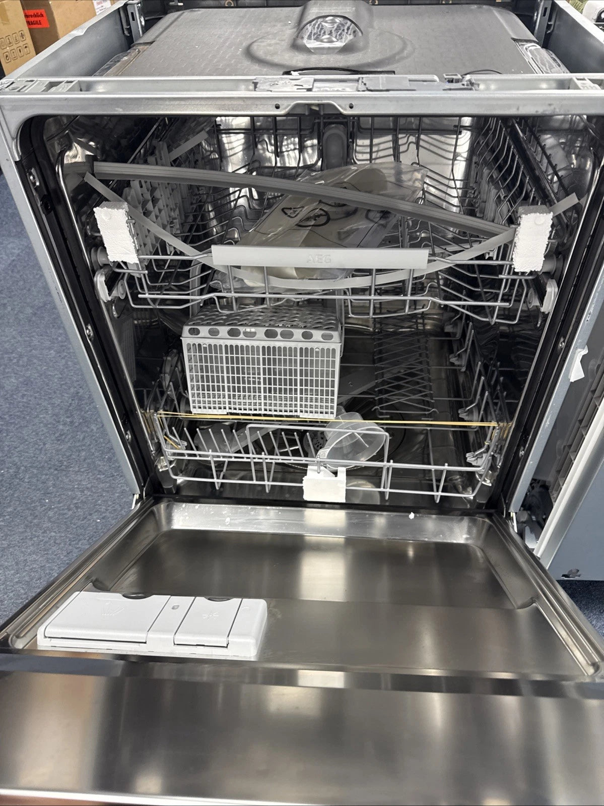 AEG GI5200D1SN (82) 5000 Series AirDry Fully Integrated Dishwasher - D Rated - (Ex Display) - HW182482