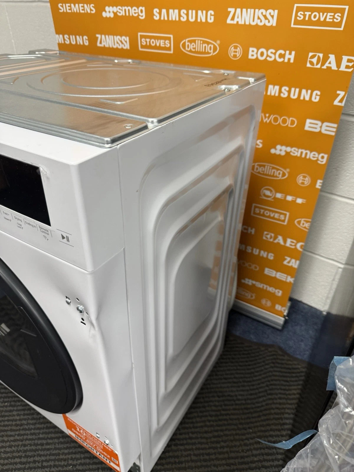Beko WDIK954451F (43) 9+5 Kg Integrated Washer Dryer in White - (Graded Dented) - HW182343