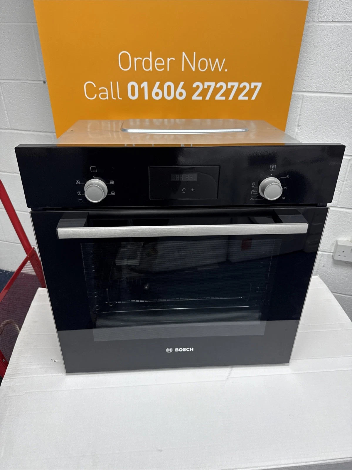Bosch Series 2 HHF113BA0B (65) Built-In Electric Single Oven in Black with 13 Amp Plug - A Rated - (Ex Display) - HW182165
